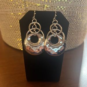 Avon Signature Collection Sunshine Disc Earrings in Silvertone~Brand New